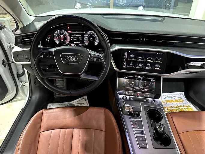 Подержанный Audi A6 40 TFSI V (C8), 2.0 л, 2023 в Абу-Даби от Al Ramz Motors Белый цвет. GCC | AUTO.AE