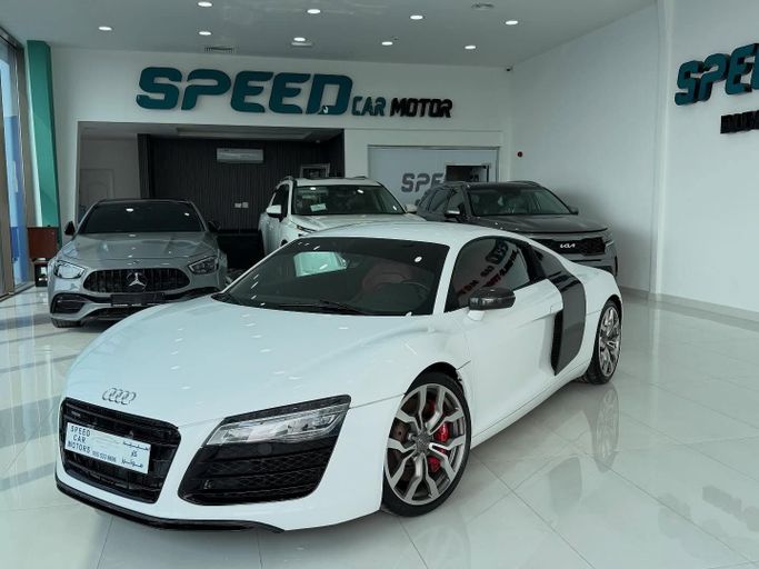 Подержанный Audi R8 V8 I (Typ 42) Рестайлинг, 4.2 л, 2014 в Абу-Даби от Speed Car Motors Белый цвет.  | AUTO.AE