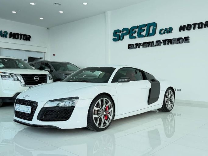 Подержанный Audi R8 V8 I (Typ 42) Рестайлинг, 4.2 л, 2014 в Абу-Даби от Speed Car Motors Белый цвет.  | AUTO.AE