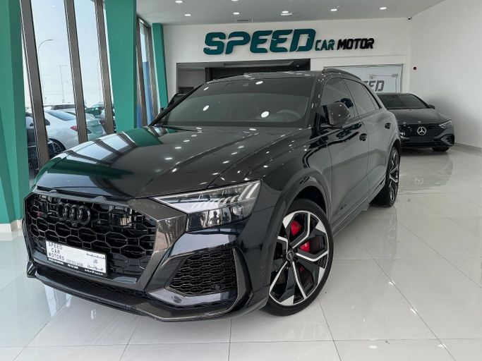 Подержанный Audi RS Q8 I, 4.0 л, 2021 в Абу-Даби от Speed Car Motors Черный цвет.  | AUTO.AE