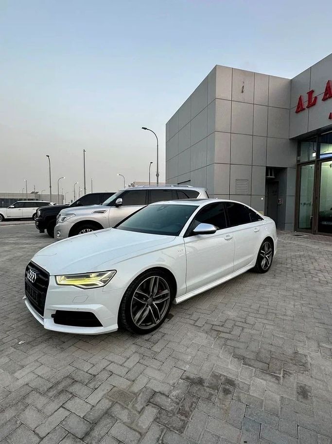 Used Audi S6 IV (C7) Facelift, 4.0 l, 2017 in Abu Dhabi by Al Asad Automobile Showroom, White color. GCC Specs | AUTO.AE