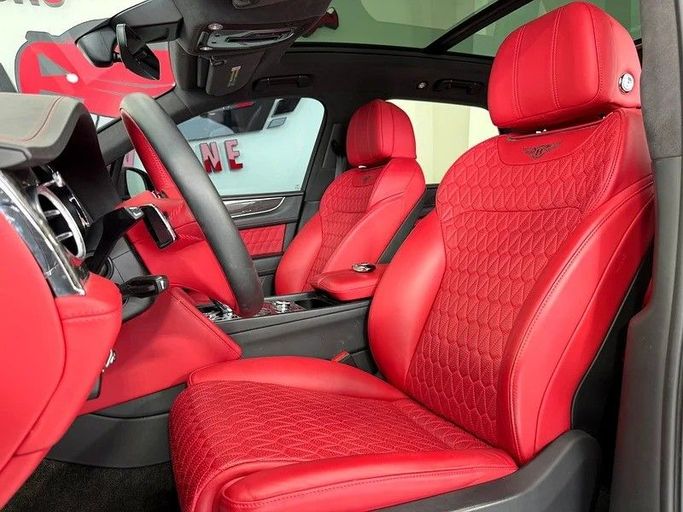 Used Bentley Bentayga I, 4.0 l, 2019 in Abu Dhabi by Edition One Motors, Black color. Canadian Specs | AUTO.AE