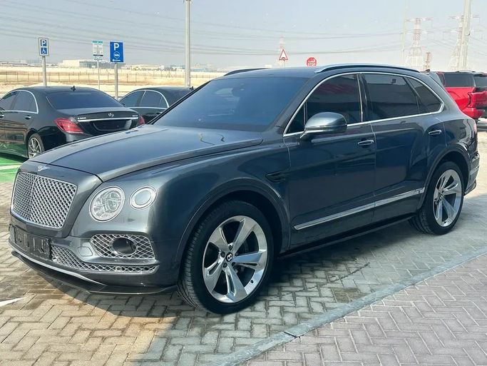 Used Bentley Bentayga I, 6.0 l, 2018 in Abu Dhabi by Panamera Motors, Grey color. GCC Specs | AUTO.AE