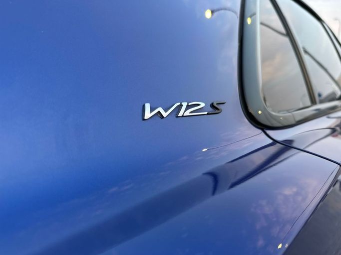 Used Bentley Flying Spur II, 6.0 l, 2017 in Abu Dhabi, Blue color.  | AUTO.AE