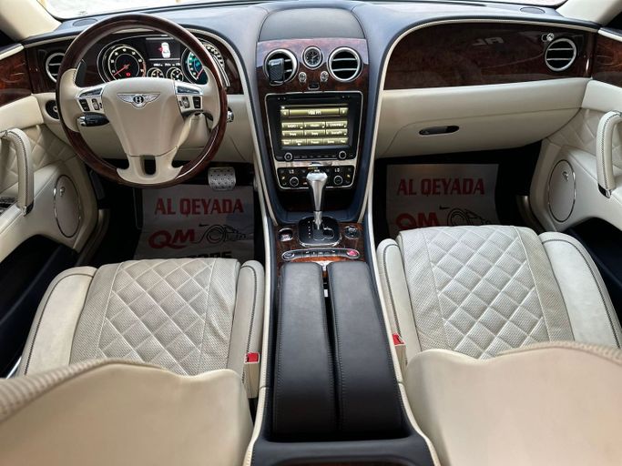 Used Bentley Flying Spur II, 6.0 l, 2017 in Abu Dhabi, Blue color.  | AUTO.AE