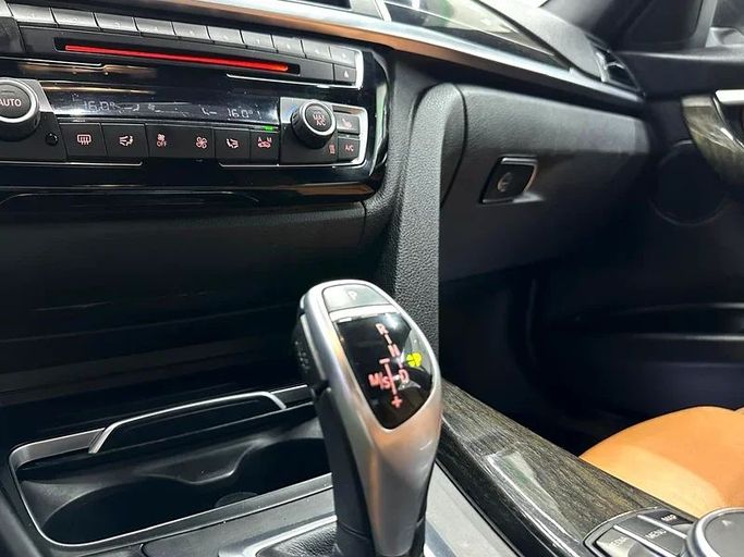 Used BMW 3 Series 330i xDrive VI (F3x) Facelift, 2.0 l, 2018 in Abu Dhabi by F1 Lebanon vehicle Trading, White color. American Specs | AUTO.AE