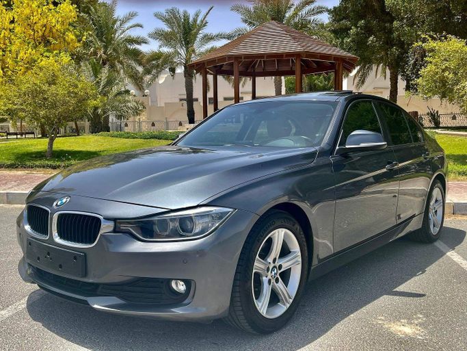 Подержанный BMW 3 Series 316i VI (F3x), 1.6 л, 2014 в Абу-Даби от Speed Car Motors Черный цвет. GCC | AUTO.AE