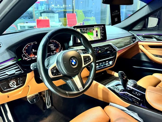 Used BMW 5 Series 530i xDrive VII (G30/G31) Facelift, 2.0 l, 2021 in Abu Dhabi by F1 Lebanon vehicle Trading, Black color. GCC Specs | AUTO.AE