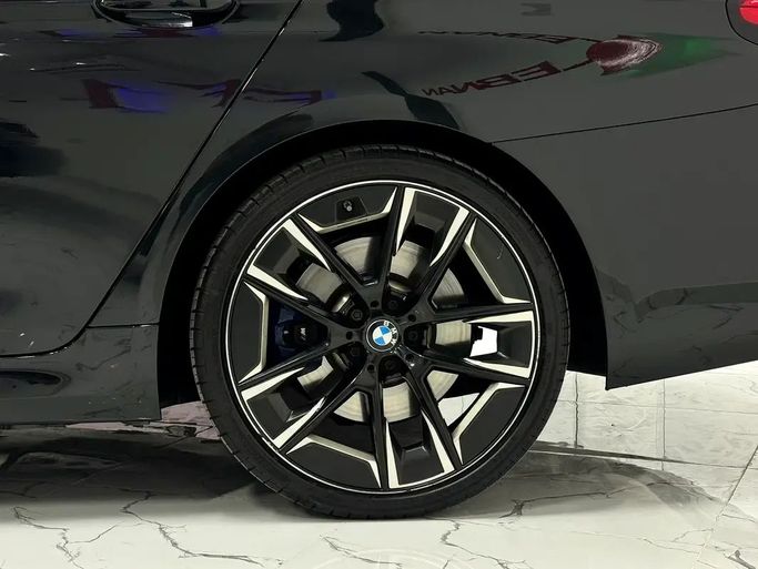 Used BMW 5 Series 530i xDrive VII (G30/G31) Facelift, 2.0 l, 2021 in Abu Dhabi by F1 Lebanon vehicle Trading, Black color. GCC Specs | AUTO.AE