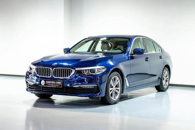 Used BMW 5 Series 520i VII (G30/G31), 2.0 l, 2020 in Abu Dhabi by Kamdhenu Cars, Blue color.  | AUTO.AE | Listing #264200