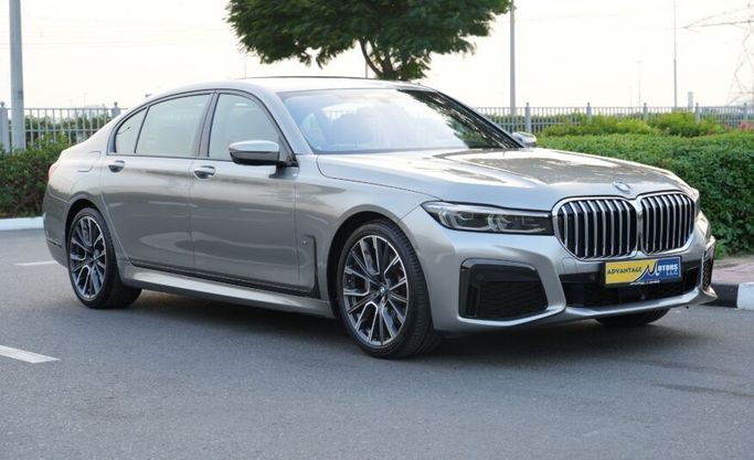 مستعملة BMW 7 Series 730Li عملية شد الوجه السادس (G11/G12), 0.1 l, 2021 في في أبو ظبي من Advantage Motors، اللون رمادي. مواصفات الخليج | AUTO.AE