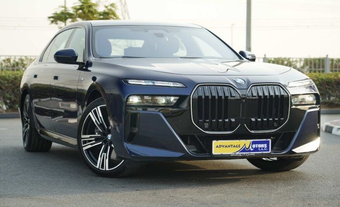 Новый BMW 7 Series 740i VII (G70), 3.0 л, 2025 в Абу-Даби от Advantage Motors Тёмно-синий цвет. GCC | AUTO.AE