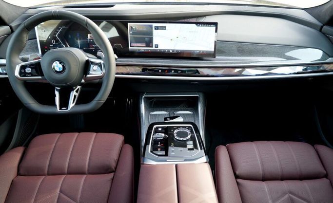 Новый BMW 7 Series 740i VII (G70), 3.0 л, 2025 в Абу-Даби от Advantage Motors Тёмно-синий цвет. GCC | AUTO.AE