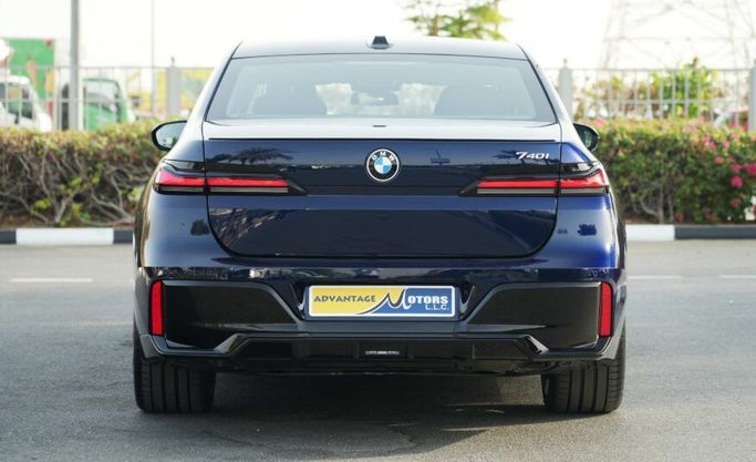 Новый BMW 7 Series 740i VII (G70), 3.0 л, 2025 в Абу-Даби от Advantage Motors Тёмно-синий цвет. GCC | AUTO.AE