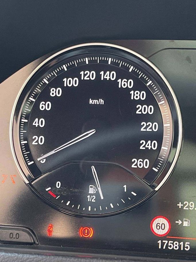 Подержанный BMW X1 20i sDrive II (F48), 2.0 л, 2019 в Абу-Даби от The Shark Automobile Showroom Серый цвет. GCC | AUTO.AE