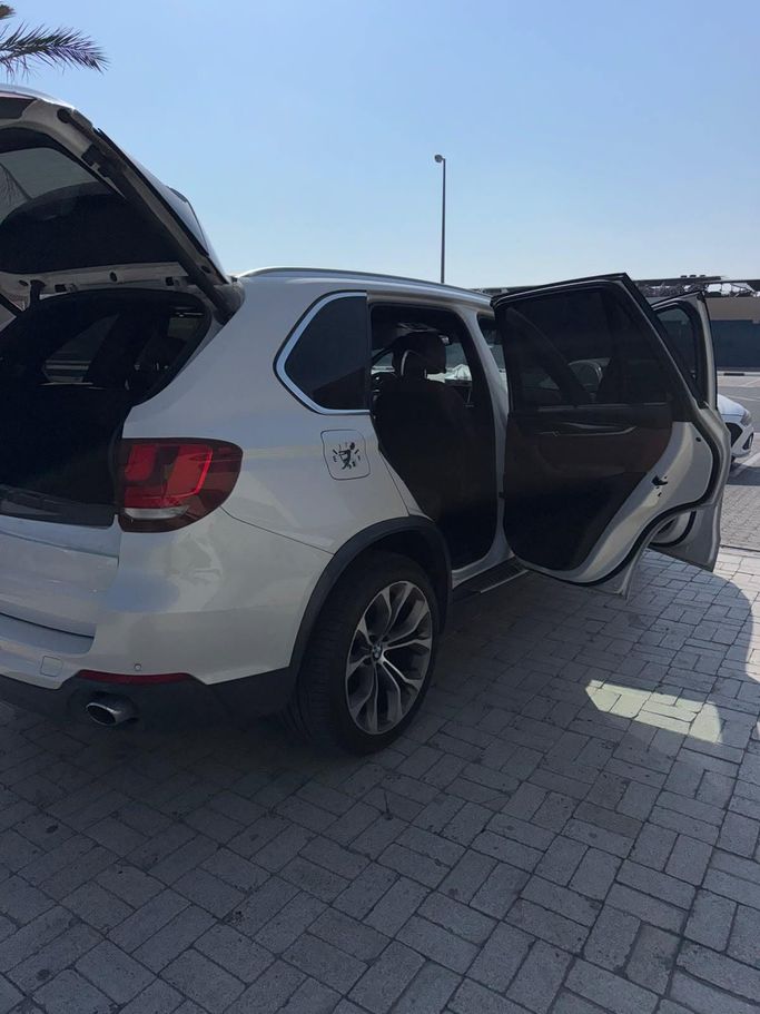 Used BMW X5 35i xDrive III (F15), 3.0 l, 2017 in UAE, Abu Dhabi, White color. GCC Specs | AUTO.AE | Listing #295657 — photo 11 of 12