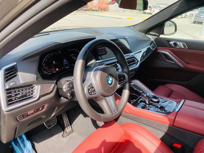 Подержанный BMW X6 40i III (G06), 3.0 л, 2021 в Абу-Даби от M Power Automobiles Серый цвет. GCC | AUTO.AE