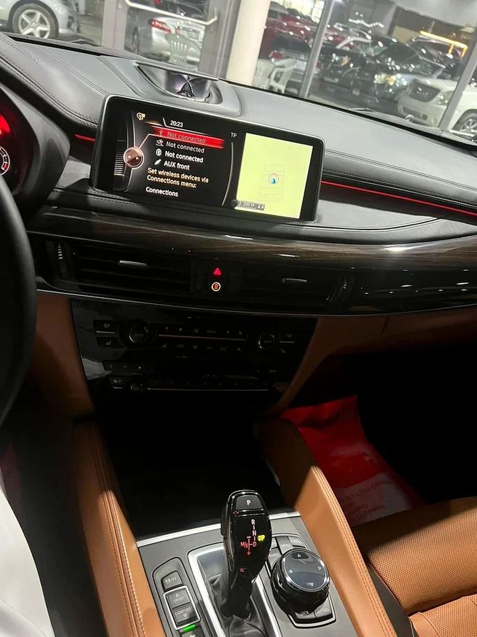 مستعملة BMW X6 50i II (F16), 4.4 l, 2015 في في أبو ظبي من Al Asad Automobile Showroom، اللون بني. مواصفات الخليج | AUTO.AE