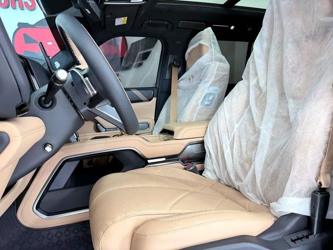 Used BYD FangChengBao Leopard 8, 1.5 l, 2025 in Abu Dhabi by Edition One Motors, Black color. Chinese Specs | AUTO.AE