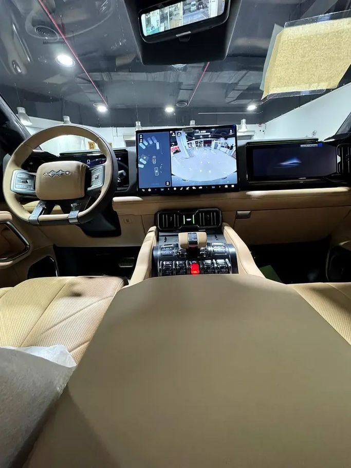 Новый BYD FangChengBao Leopard 8, 1.5 л, 2025 в Абу-Даби от Emco car Черный цвет.  | AUTO.AE