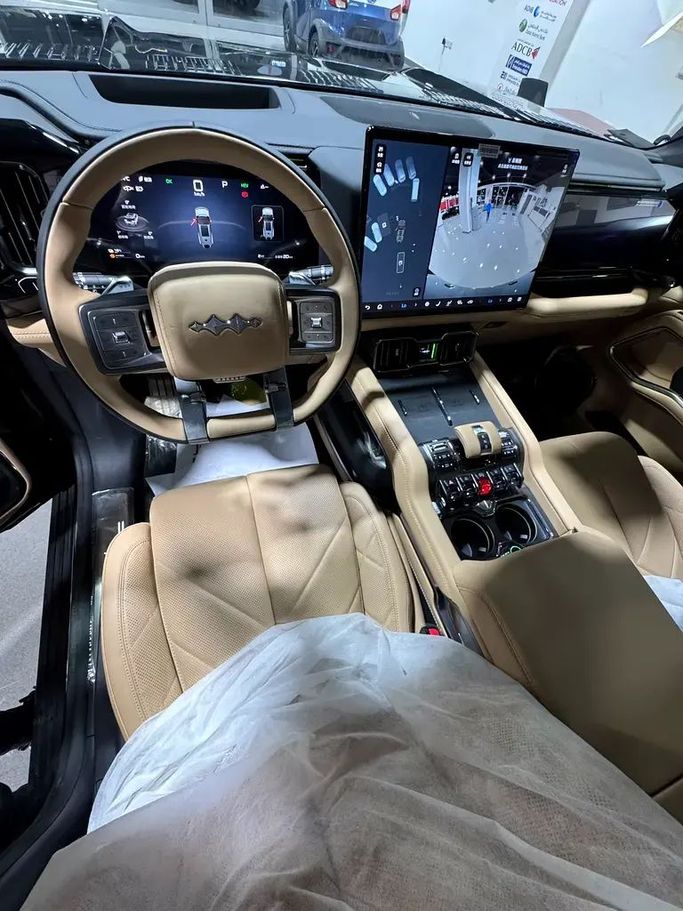 Новый BYD FangChengBao Leopard 8, 1.5 л, 2025 в Абу-Даби от Emco car Черный цвет.  | AUTO.AE