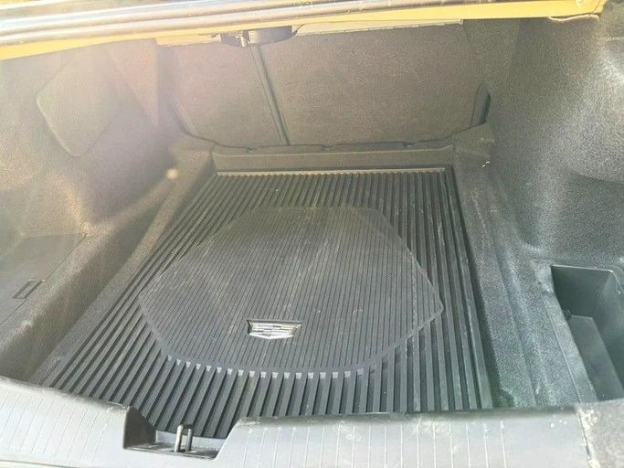 Подержанный Cadillac CT4 I, 2.0 л, 2024 в Абу-Даби от Al Waleed Used Cars Синий цвет. Американская | AUTO.AE