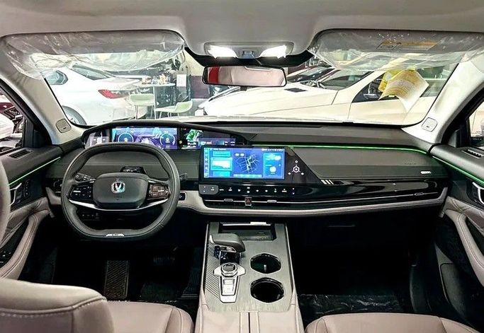 New Changan UNI-K, 2.0 l, 2023 in Abu Dhabi by Al Waleed Used Cars, Grey color. Other | AUTO.AE