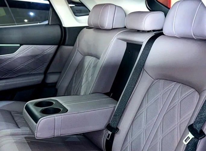 New Changan UNI-K, 2.0 l, 2023 in Abu Dhabi by Al Waleed Used Cars, Grey color. Other | AUTO.AE