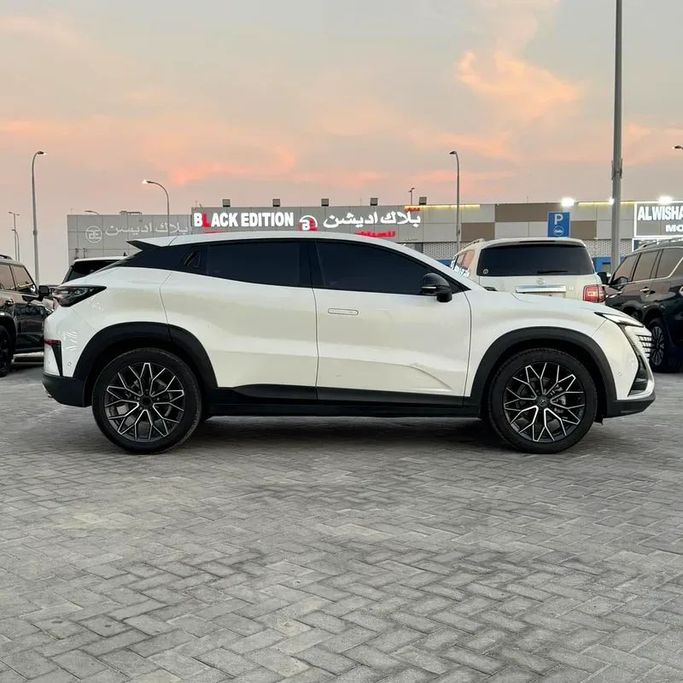 Подержанный Changan UNI-T I Рестайлинг, 1.5 л, 2024 в Абу-Даби от Emco car Белый цвет. GCC | AUTO.AE