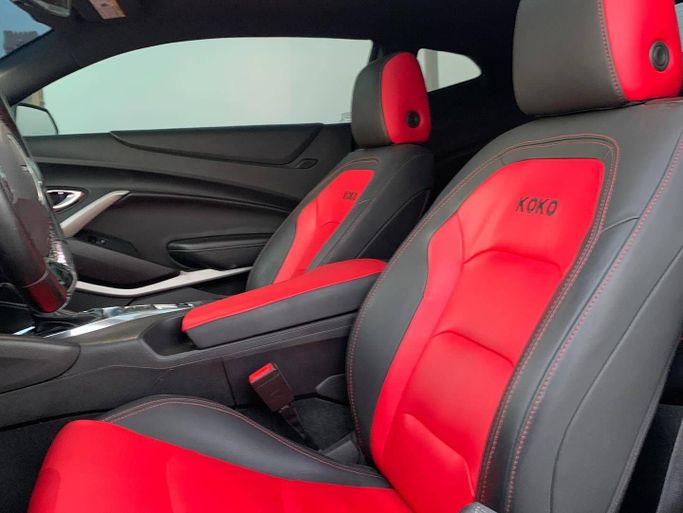 مستعملة Chevrolet Camaro سادساً, 3.6 l, 2018 في في أبو ظبي من Al Fajr Automobile showroom، اللون رمادي. أخرى | AUTO.AE