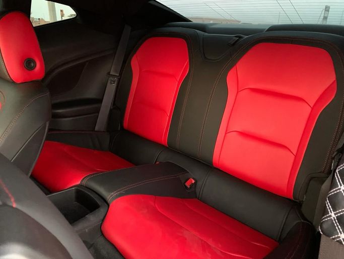 مستعملة Chevrolet Camaro سادساً, 3.6 l, 2018 في في أبو ظبي من Al Fajr Automobile showroom، اللون رمادي. أخرى | AUTO.AE