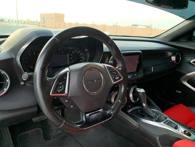 مستعملة Chevrolet Camaro سادساً, 3.6 l, 2018 في في أبو ظبي من Al Fajr Automobile showroom، اللون رمادي. أخرى | AUTO.AE