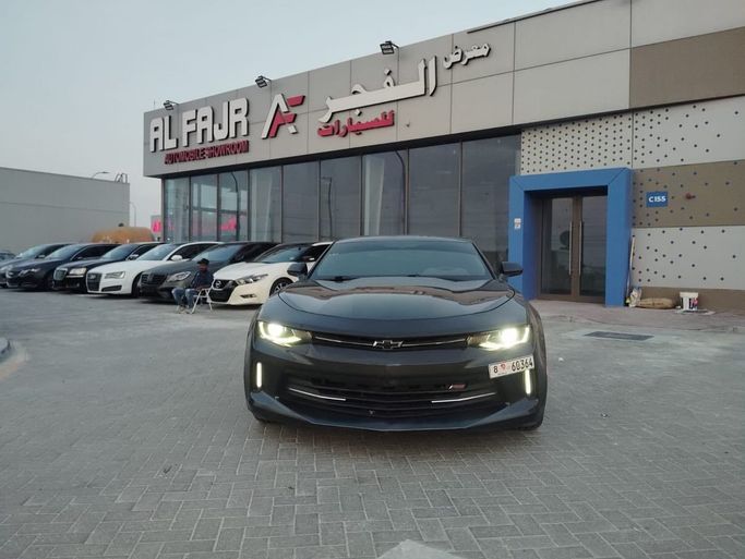 مستعملة Chevrolet Camaro سادساً, 3.6 l, 2018 في في أبو ظبي من Al Fajr Automobile showroom، اللون رمادي. أخرى | AUTO.AE