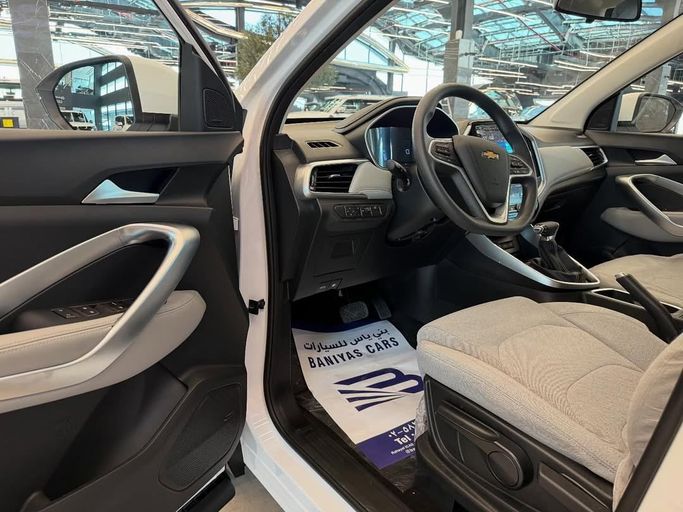 New Chevrolet Captiva II, 1.5 l, 2026 in Abu Dhabi by Baniyas Cars Abu Dhabi, White color. GCC Specs | AUTO.AE