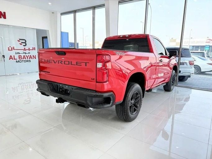 Подержанный Chevrolet Silverado IV (T1XX), 6.2 л, 2019 в Абу-Даби от Al Bayan Motors Красный цвет. GCC | AUTO.AE