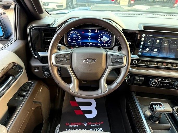 Used Chevrolet Silverado IV (T1XX), 6.2 l, 2022 in Abu Dhabi by Al Bayan Motors, Blue color. GCC Specs | AUTO.AE