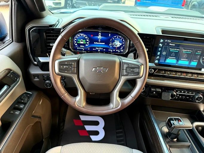 Used Chevrolet Silverado IV (T1XX), 6.2 l, 2022 in Abu Dhabi by Al Bayan Motors, Blue color. GCC Specs | AUTO.AE