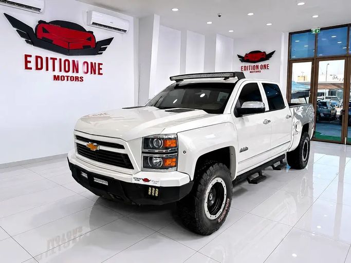 Подержанный Chevrolet Silverado III (K2XX), 6.2 л, 2015 в ОАЭ, Абу-Даби от Edition One Motors Белый цвет. GCC | AUTO.AE | Объявление #276692
