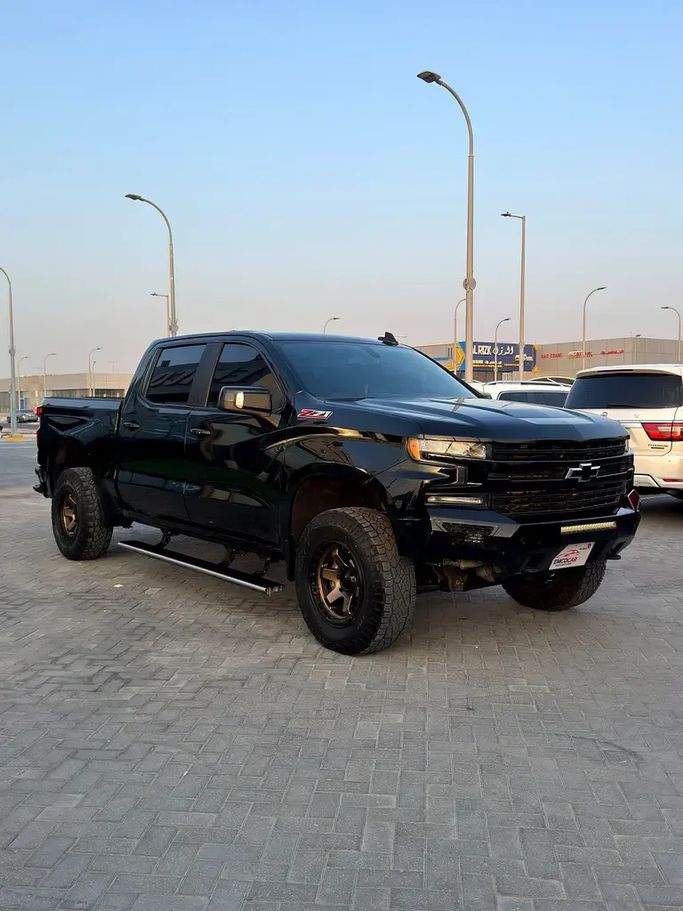 مستعملة ⁦Chevrolet Silverado IV (T1XX)، 3.0 l، 2020⁩ في في الإمارات, أبوظبي من Emco car، اللون أسود. مواصفات الخليج | AUTO.AE | إعلان #285053