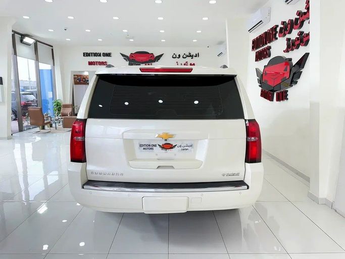 Used Chevrolet Suburban XI, 5.3 l, 2015 in Abu Dhabi by Edition One Motors, White color. GCC Specs | AUTO.AE