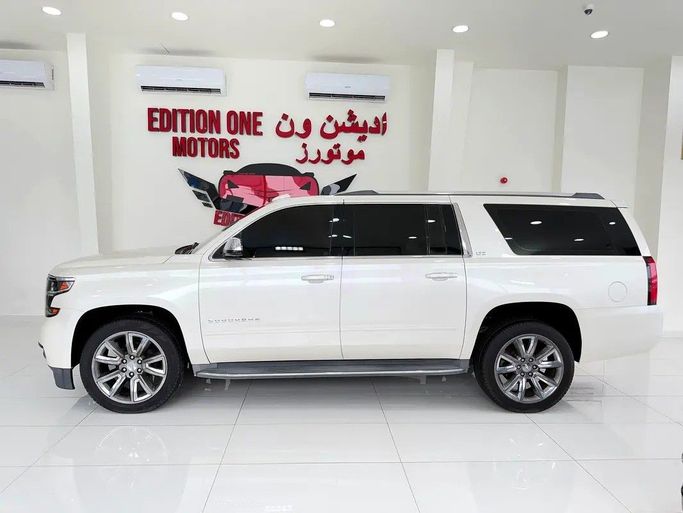 Used Chevrolet Suburban XI, 5.3 l, 2015 in Abu Dhabi by Edition One Motors, White color. GCC Specs | AUTO.AE