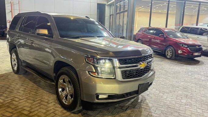 Used Chevrolet Tahoe IV, 6.2 l, 2018 in Abu Dhabi by Black Edition Motors, Beige color. GCC Specs | AUTO.AE
