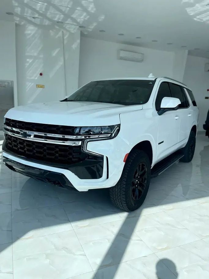 Used Chevrolet Tahoe V, 6.2 l, 2023 in Abu Dhabi by Smart Motors Car Trading, White color. GCC Specs | AUTO.AE