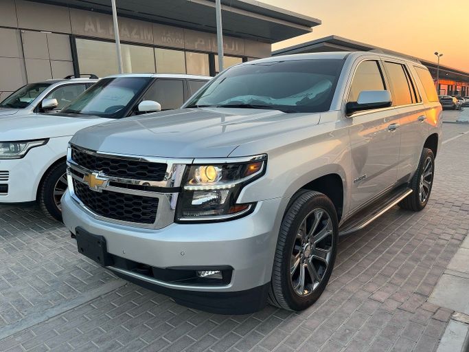 Used Chevrolet Tahoe IV, 6.2 l, 2018 in Abu Dhabi by Golden coast automobile showroom, Silver color. GCC Specs | AUTO.AE