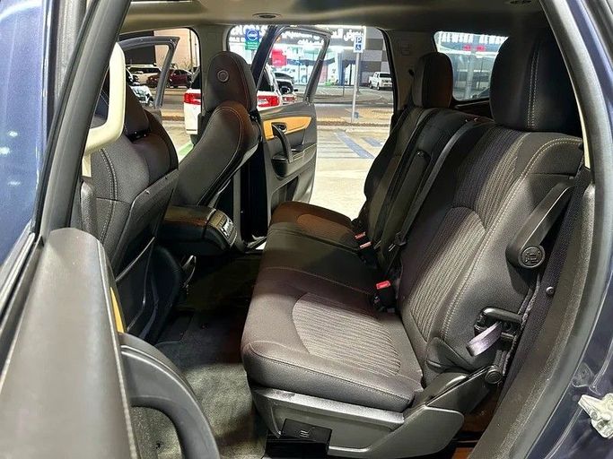 Подержанный Chevrolet Traverse Dual Exhaust I Рестайлинг, 3.6 л, 2014 в Абу-Даби от Al Ramz Motors Синий цвет. GCC | AUTO.AE