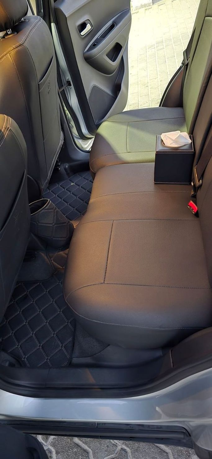 مستعملة Chevrolet Trax أنا شد الوجه, 1.4 l, 2020 في في أبو ظبي، اللون فضي. المواصفات الأمريكية | AUTO.AE