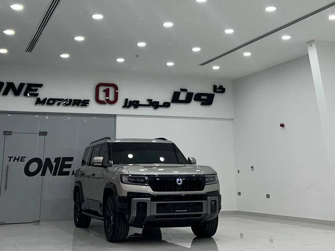 مستعملة Denza B8 I, 2.0 l, 2027 في في أبو ظبي، اللون ذهبي. مواصفات الخليج | AUTO.AE | إعلان #273011