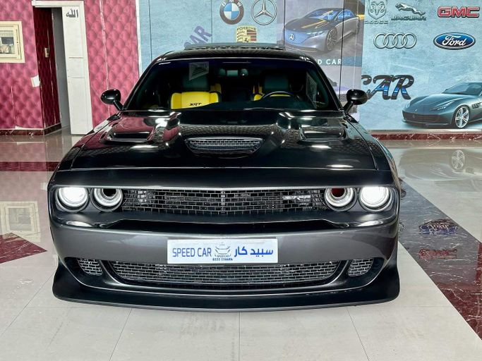 Used Dodge Challenger SRT III Facelift 2, 6.4 l, 2015 in Abu Dhabi by Speed Car Motors, Black color. GCC Specs | AUTO.AE