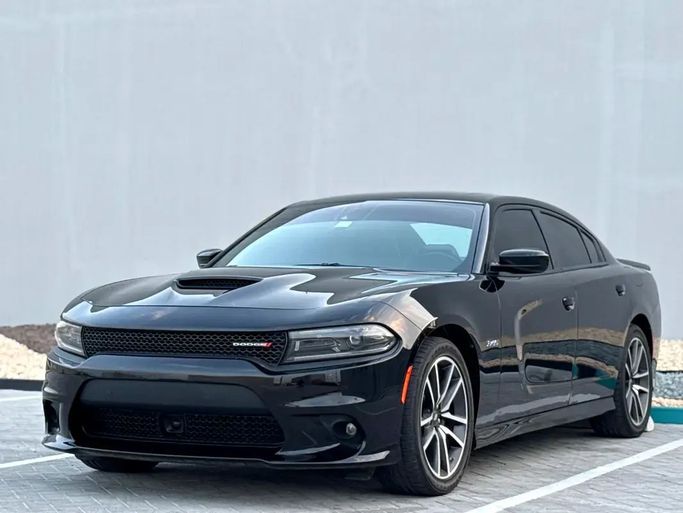 مستعملة Dodge Charger R_T عملية فيس ليفت السابع (LD), 5.7 l, 2023 في في أبو ظبي من Deals On Wheels Motors Cars Showroom، اللون أسود. مواصفات الخليج | AUTO.AE