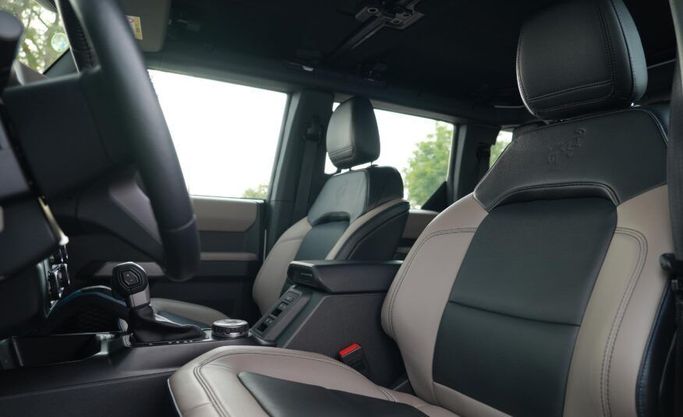 Used Ford Bronco VI, 2.7 l, 2022 in Abu Dhabi by Advantage Motors, White color. GCC Specs | AUTO.AE